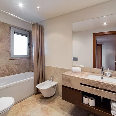 Oriente 25 By Iin - Parque Nacoes * Лиссабон